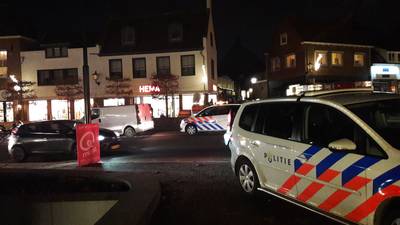 Politie rijdt bestelbus klem in Rhenen