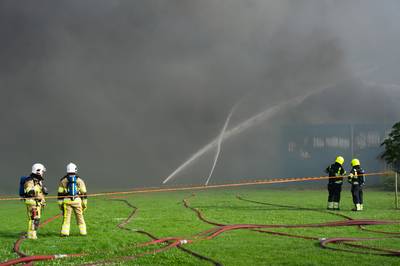 Asbest in de rookpluim van grote brand in Erichem