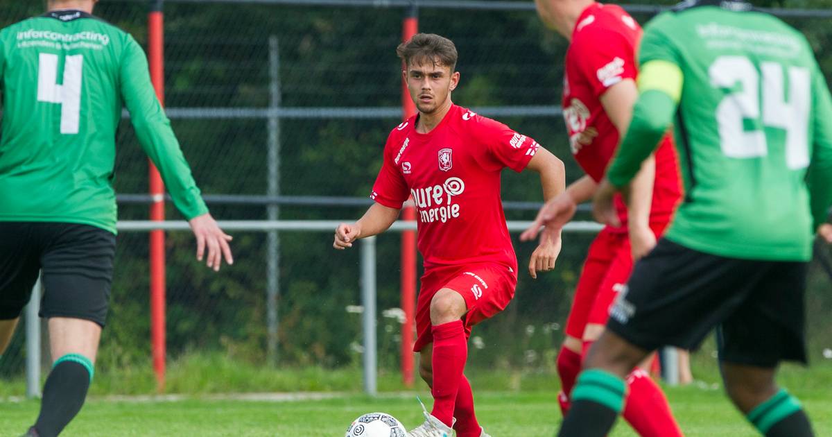 Delano Grootenhuis met FC Emmen de eredivisie in | FC ...