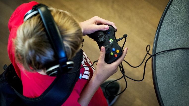 Ik Ben De Strenge Ouder Maar Alle Vriendjes Spelen Bloederige Shooters Trouw