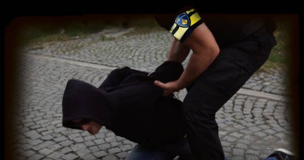 Man gewond na zware mishandeling met ijzeren staaf in Nieuw Namen .