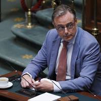 Pensioenhervorming doet vergrijzingskosten dalen, maar kloof tussen gepensioneerden en werkenden groeit