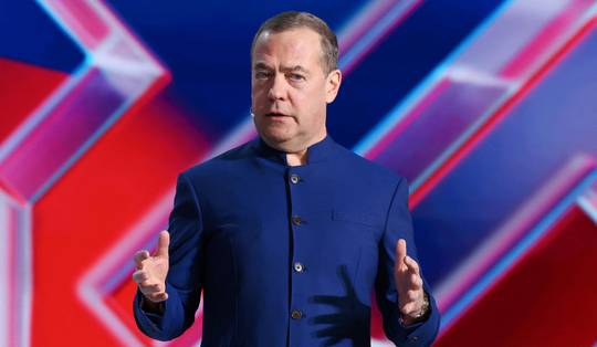 Medvedev tegen Europa na drone-incident: ‘Jullie zijn eenzijdig oorlog met Rusland begonnen. Wees waakzaam’