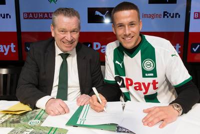 Paniekvoetbal in Groningen: ‘Het is ook echt een noodgreep’