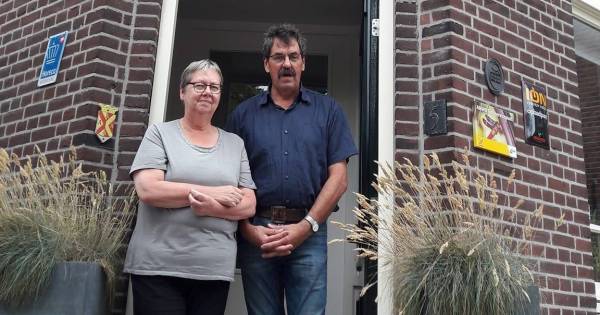 Eerste monumentenschildje is voor De Reiziger Ottersum - De Gelderlander