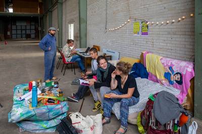 Studenten verlaten bezet bedrijfspand in Wageningen