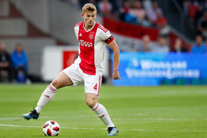 De Ligt, durante un encuentro con el Ajax.