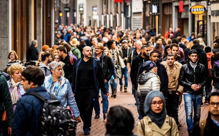 Gemeenten stoppen met het wifi-tracken van hun winkelpubliek - Trouw