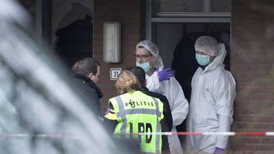 Veroordeelde in zaak 'shishamoord' knipt enkelband door en verdwijnt