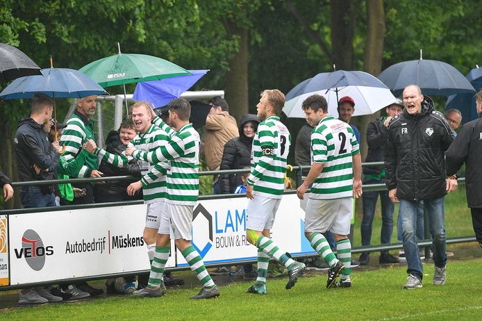 2I Gehavend Eendracht’30 voor enorme stunt tegen DCS Voetbal