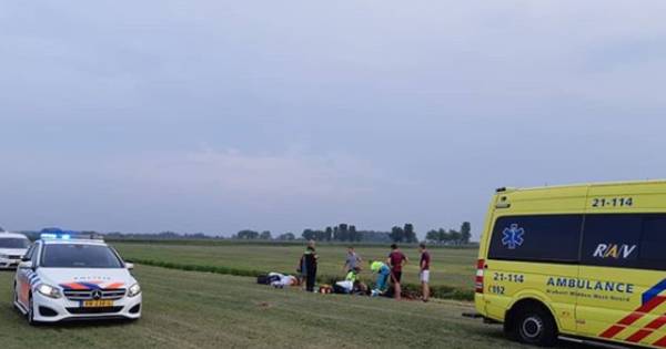 Paraglider loopt botbreuken op bij hoge val in Oijen - BD.nl