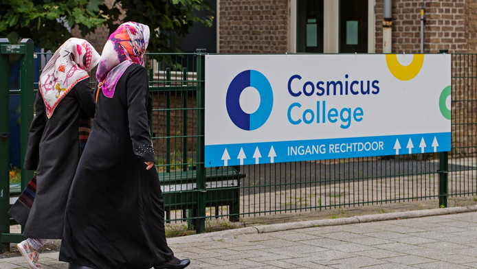 Op een eerdere lijst zijn scholen als basisschool De Witte Tulp in Osdorp en het Cosmicus College in Rotterdam terug te vinden.