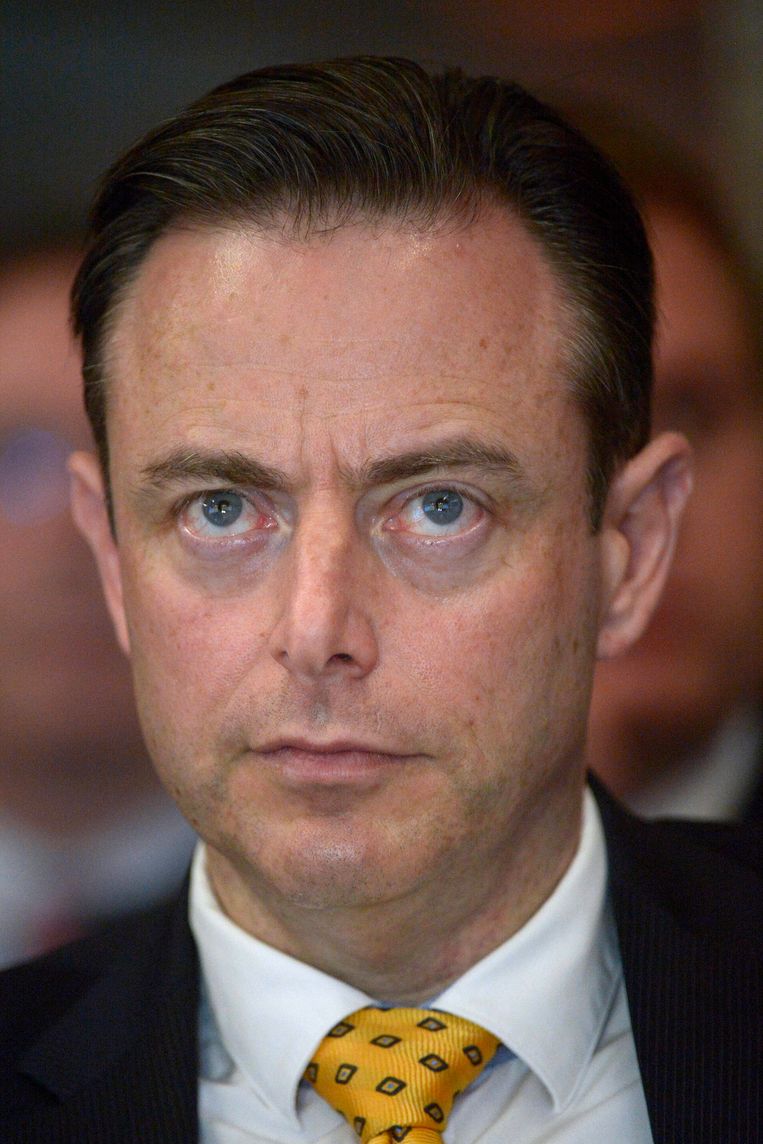 Karel De Gucht snoeihard voor N-VA en Bart De Wever ...
