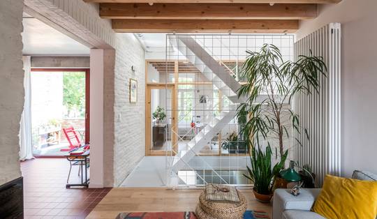 Van sloophuis naar stadspaleis: binnenkijken in de Gentse droomwoning van Mikael en Mieke