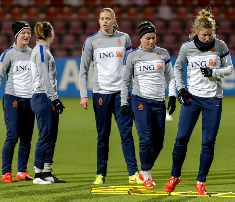 7 0 Tegen Estland Vrouwenvoetbal Kan Niet Zonder Bikkels Trouw