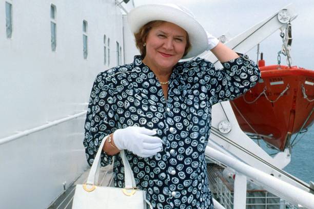 Keeping Up Appearances: Special: Christmas 1993: Sea Fever