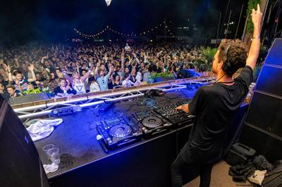 Arnhem gaat dit weekend wél op geluid controleren na klachtenregen op Koningsdag