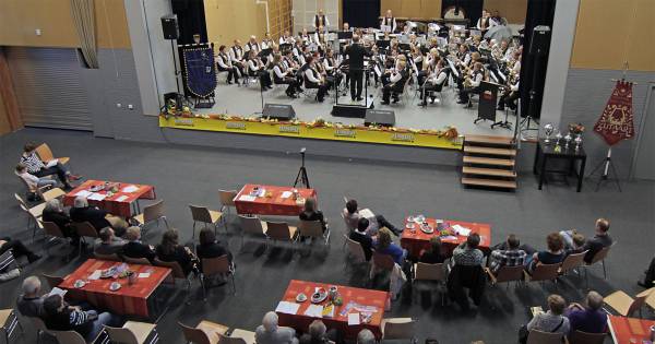 Nieuwe muziekvereniging Meierijstad bijt het spits af tijdens Jumbo Muziekfestival