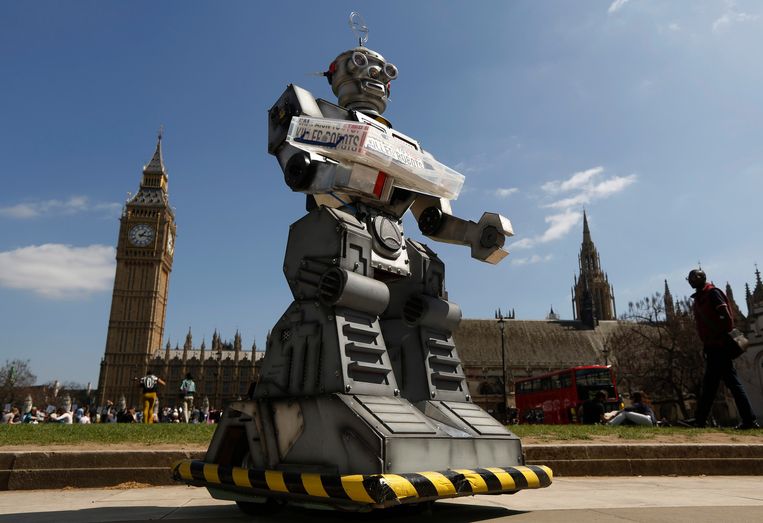 In 2013 riep de Britse 'Campaign to Stop Killer Robots' ook al op tot een verbod op killerrobots. Dit was hun mascotte.