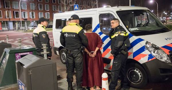 Celstraf van 6 maanden geëist tegen foute agent Donovan A. .