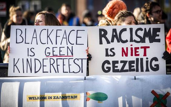 Grimmige sfeer tijdens intocht Sinterklaas in Nederland: verschillende arrestaties