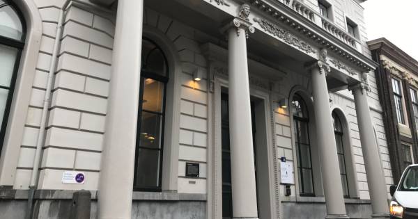 Heel benieuwd wat hier het verhaal achter gaat blijken te zijn. .