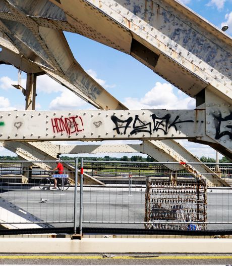 Waalbrug vanaf 19 december ook stadinwaarts weer tweebaans | Nijmegen |  gelderlander.nl