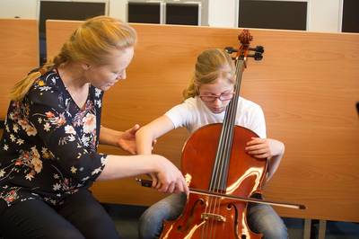 Muziekschool Hof van Twente schrapt alle lessen
