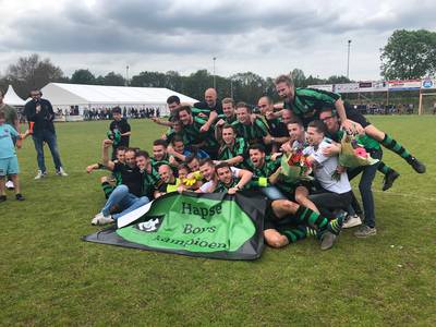 Hapse Boys pakt titel in krankzinnige kampioenswedstrijd bij Estria