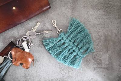 Zo maak je zelf heel makkelijk een macramé hanger