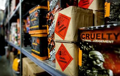 Hulpverleners op diverse plekken bekogeld met zwaar vuurwerk