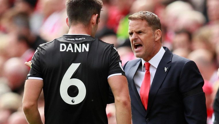 'Frank de Boer weer dicht bij ontslag' | Het Parool