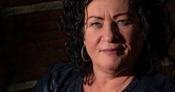 Caroline van der Plas (52) verloor haar man en is nu ...