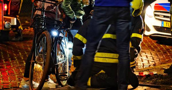Meisje zit bekneld met voet in fiets bij ongeluk in Rijen, brandweer bevrijdt haar.