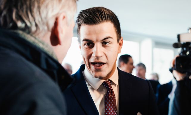 Facebook heeft twee privé-accounts van Dries Van Langenhove verwijderd: "Ik ben duizenden ...